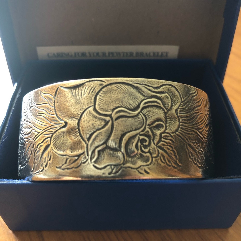 Salisbury pewter cuff flower/month June